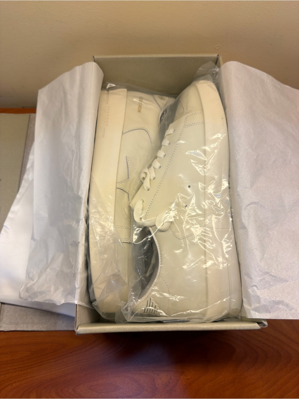 Golden Goose White Leather Star Sneakers for Men - Picture 7 of 9